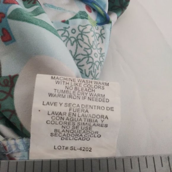 Serene Uniforms, women's Medium Christmas decorated scrub top - Picture 10 of 10
